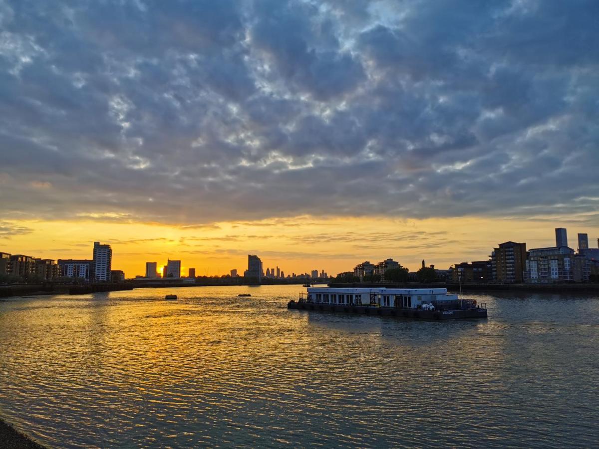 Homestay Room With Stunning Thames River View London Bagian luar foto