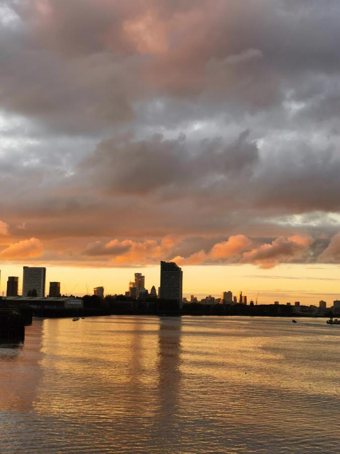Homestay Room With Stunning Thames River View London Bagian luar foto